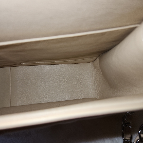 Chanel beige classic/timeless 30cm bag - Picture 10 of 13